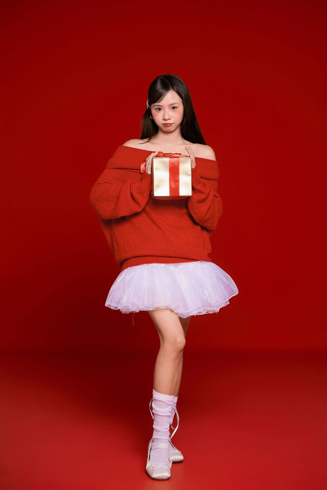 YiTuYu艺图语 Vol.8117 是三金呀 (29P)