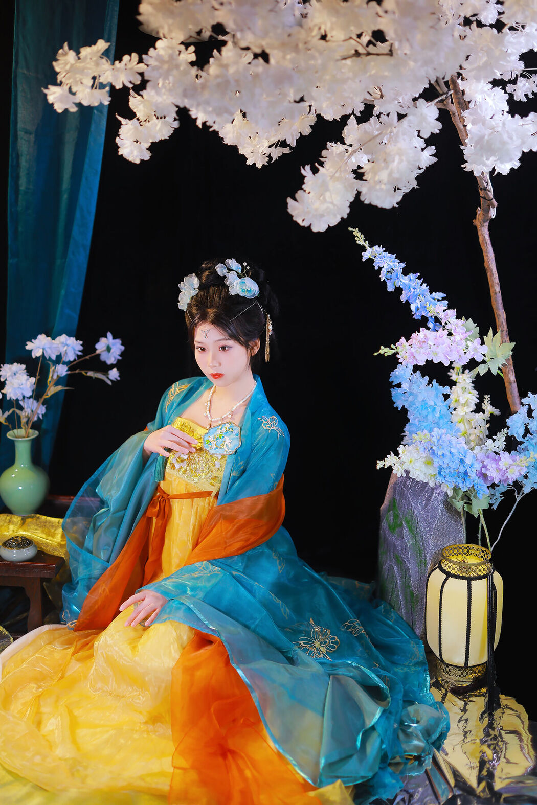 YiTuYu艺图语 Vol.8104 周周Ay (23P)