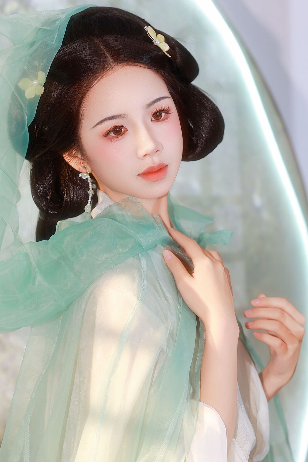 YiTuYu艺图语 Vol.8077 小杜同学 (30P) Cover Photo