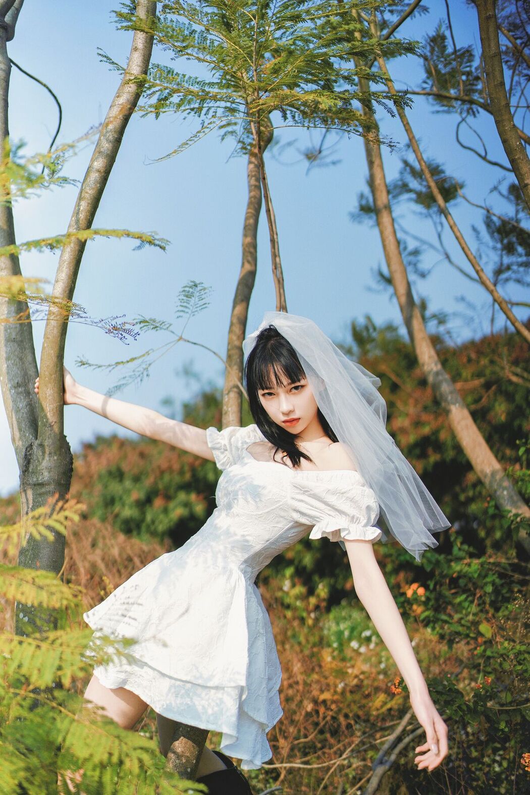 YiTuYu艺图语 Vol.8075 大何 (27P)
