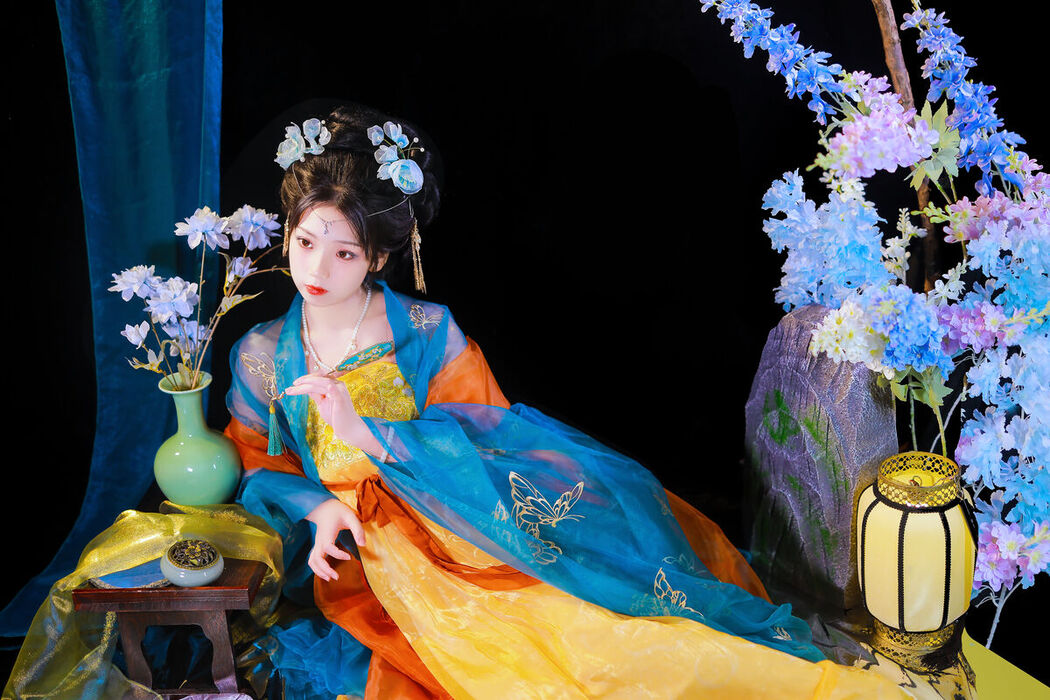 YiTuYu艺图语 Vol.8104 周周Ay (23P)