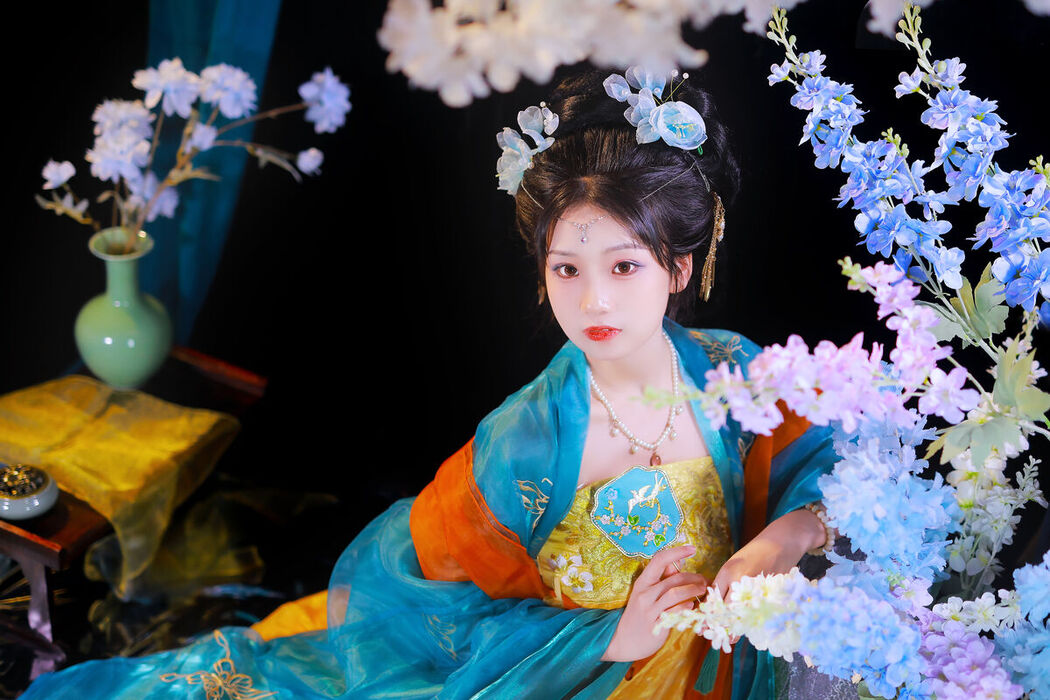 YiTuYu艺图语 Vol.8104 周周Ay (23P)