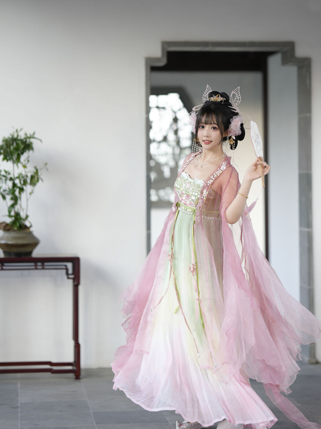 YiTuYu艺图语 Vol.8046 Qing Liu