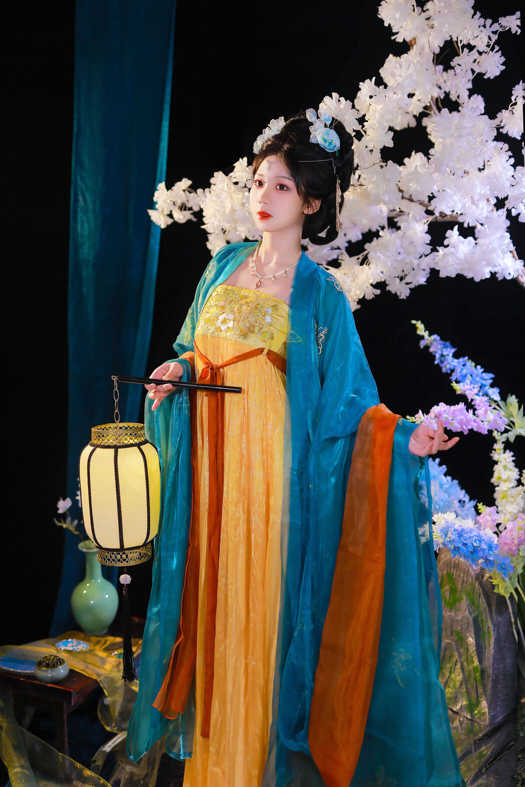 YiTuYu艺图语 Vol.8104 周周Ay (23P)