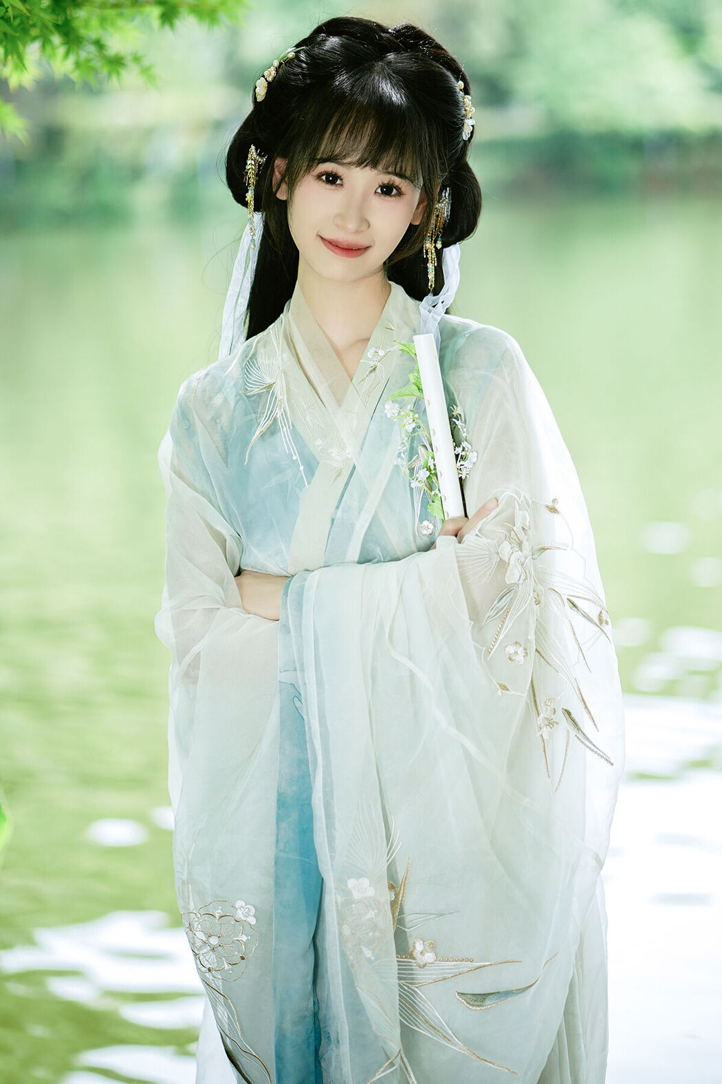 YiTuYu艺图语 Vol.8072 春娇 (23P) Cover Photo