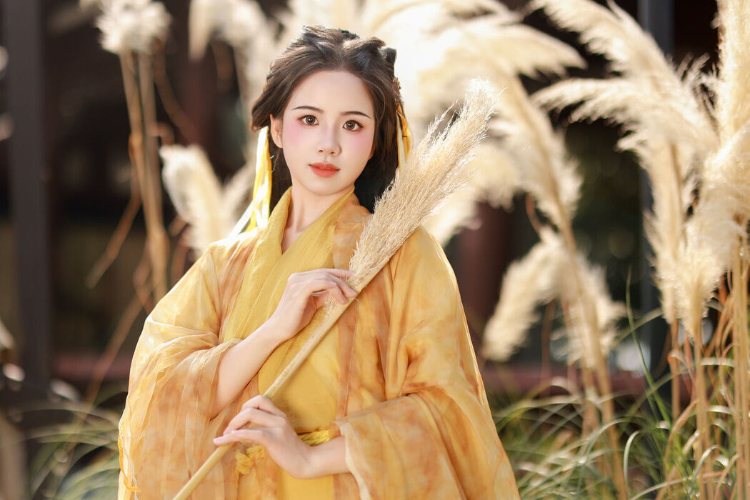YiTuYu艺图语 Vol.8091 小杜同学 (23P)