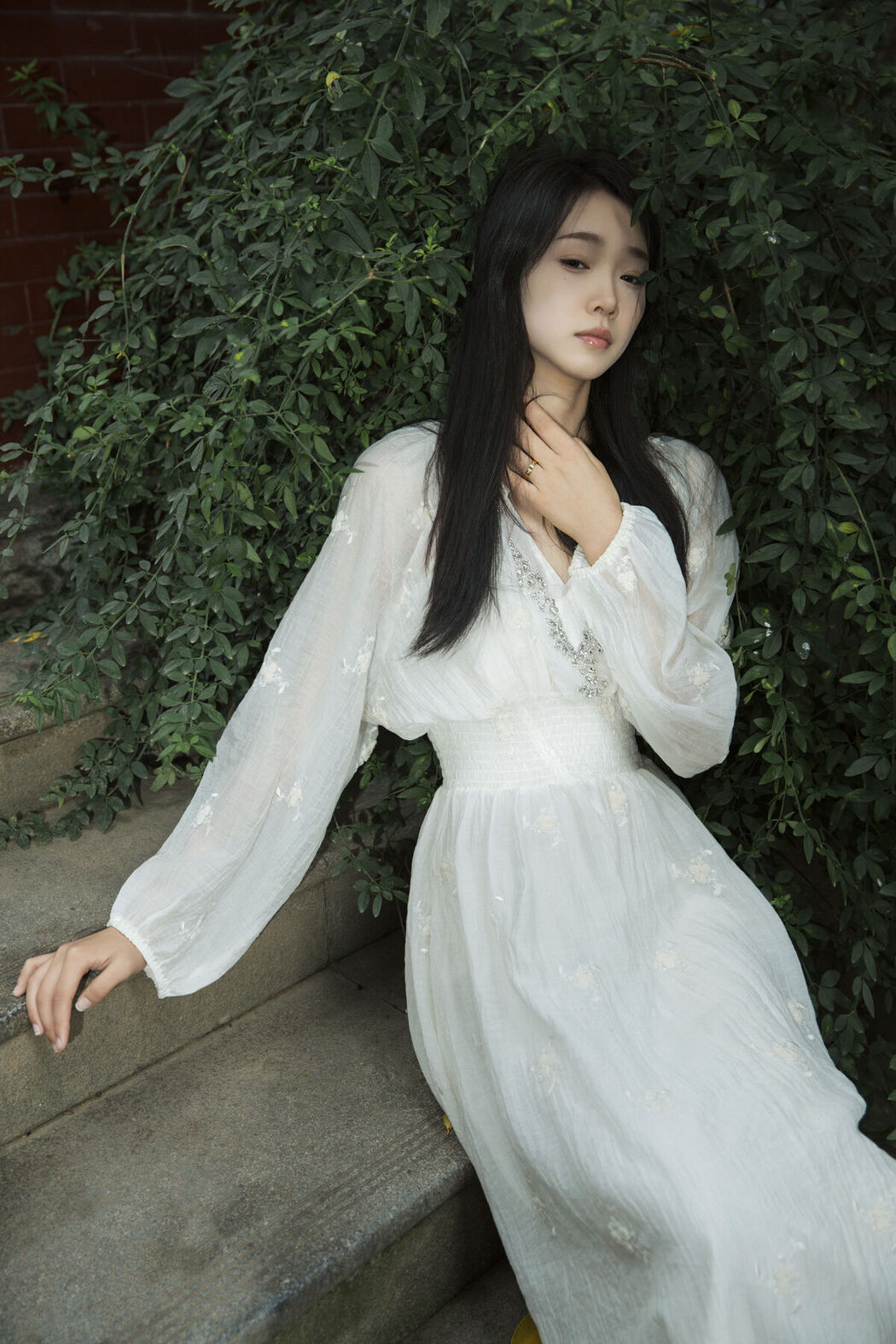 YiTuYu艺图语 Vol.8060 鑫鑫 (23P)