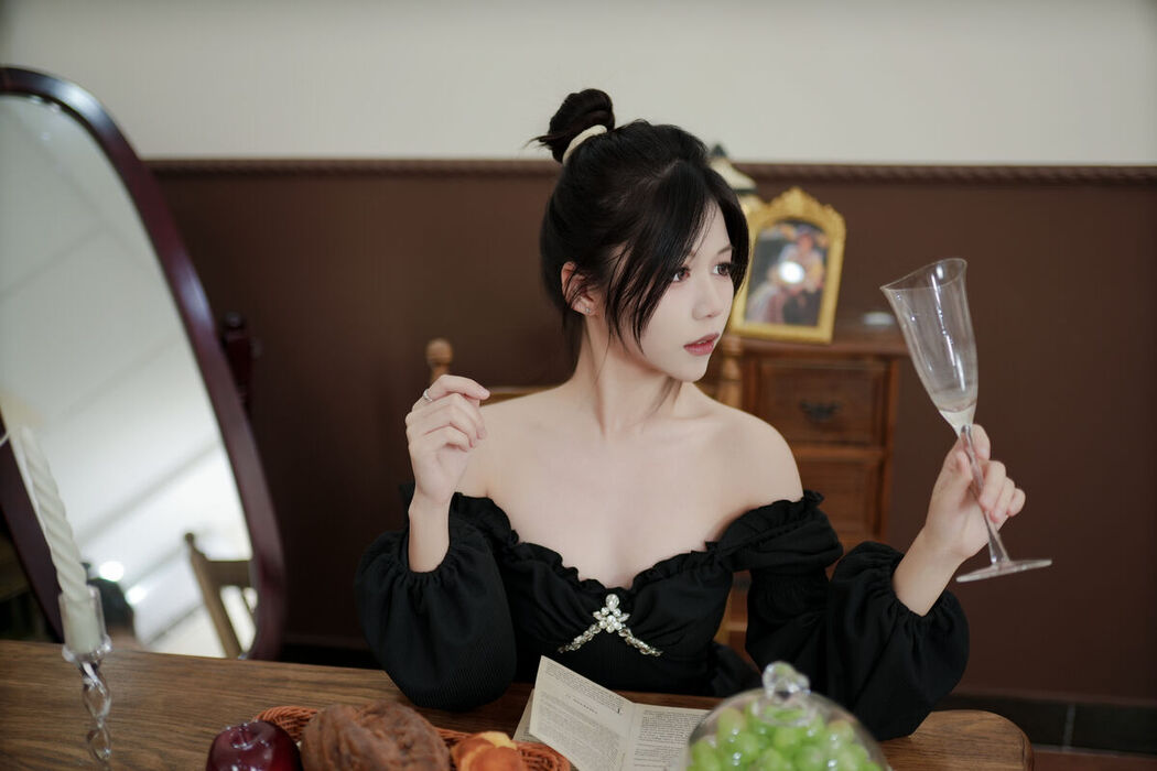 YiTuYu艺图语 Vol.8047 Xuan