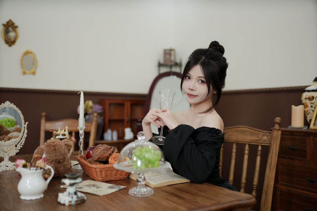 YiTuYu艺图语 Vol.8047 Xuan