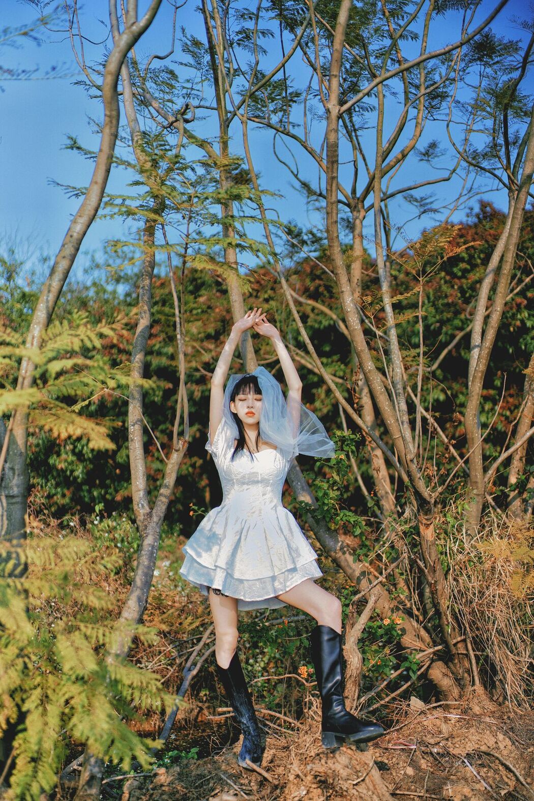 YiTuYu艺图语 Vol.8075 大何 (27P)
