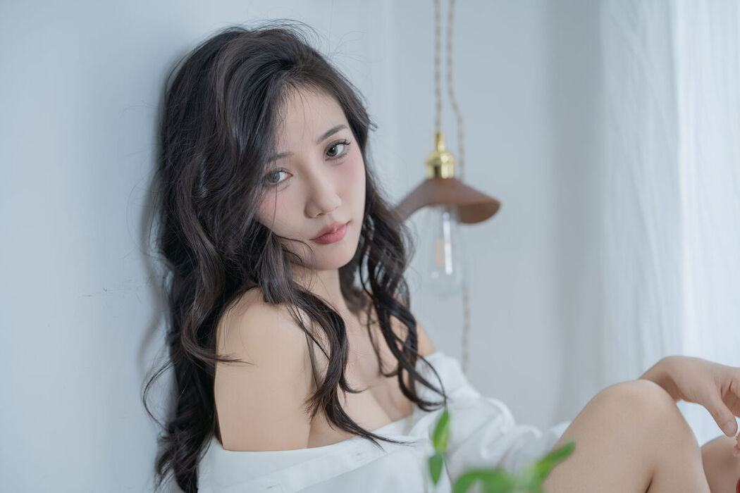 YiTuYu艺图语 Vol.8123 o1ne万 (23P)