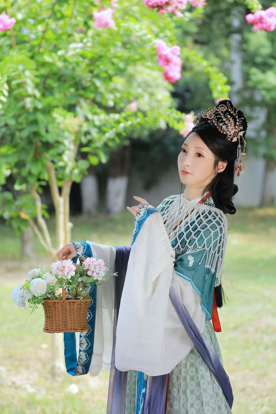YiTuYu艺图语 Vol.8113 李猜 (23P)