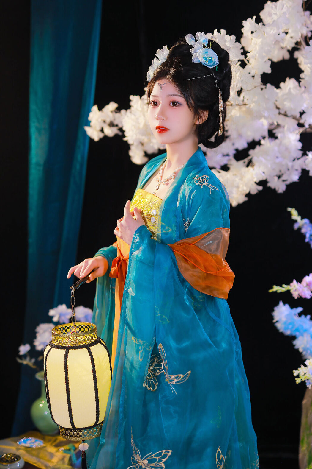 YiTuYu艺图语 Vol.8104 周周Ay (23P)