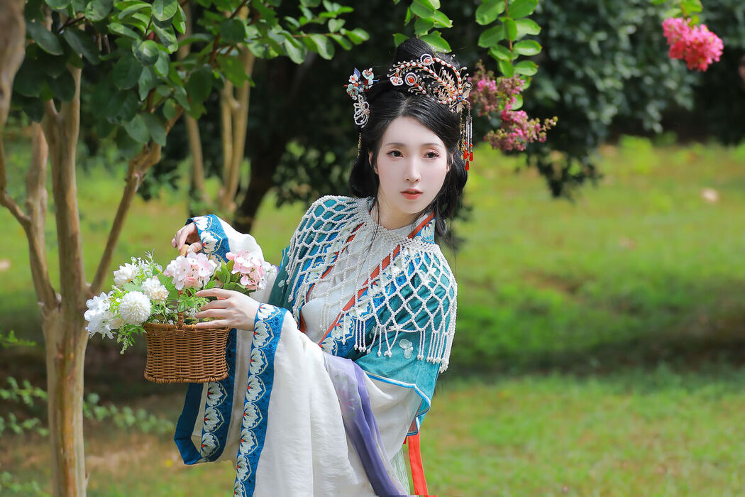 YiTuYu艺图语 Vol.8113 李猜 (23P)