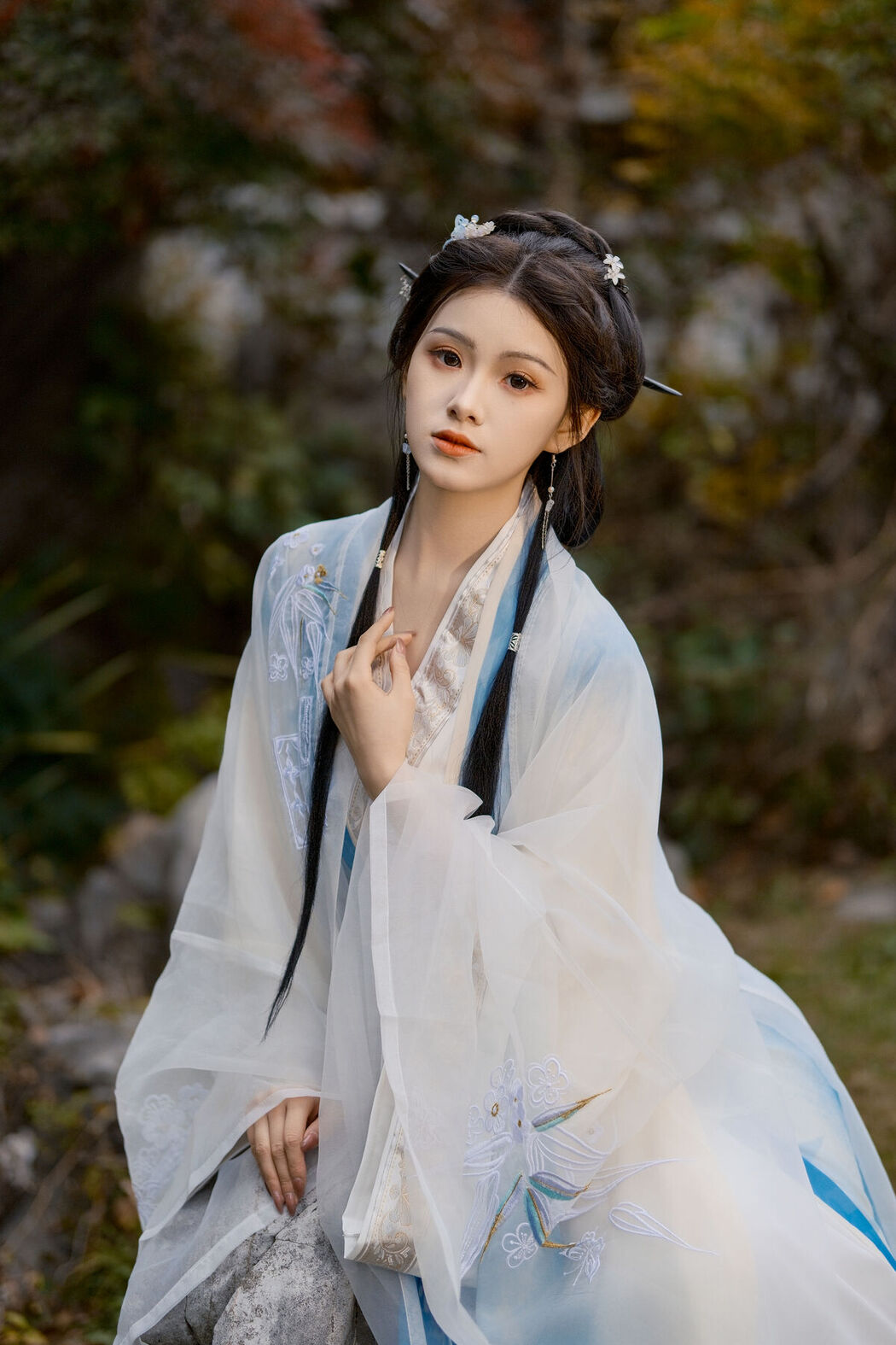 YiTuYu艺图语 Vol.8083 悦璃 (24P)
