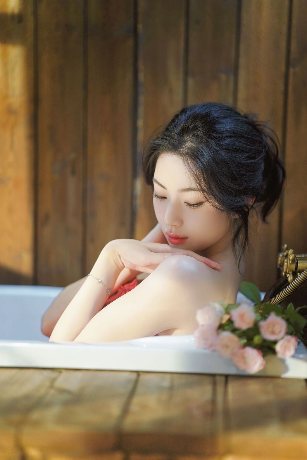 YiTuYu艺图语 Vol.8118 Liya (34P)