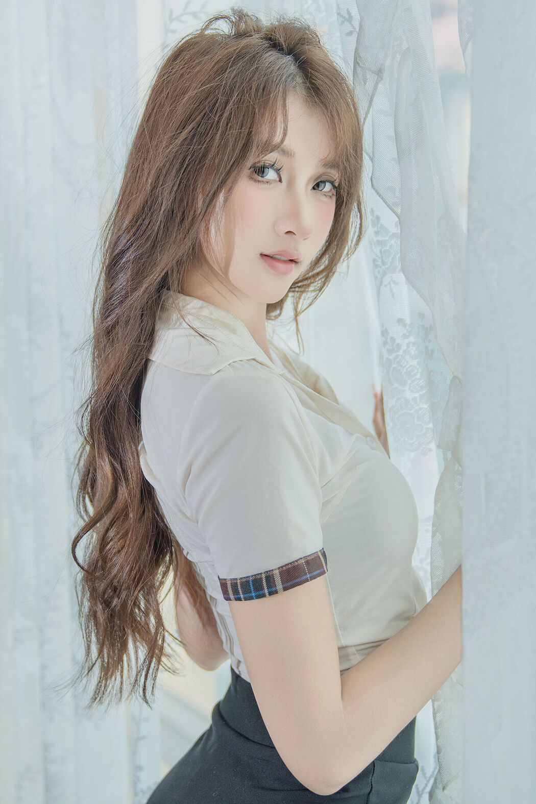 YiTuYu艺图语 Vol.8098 晓文 (32P) Cover Photo