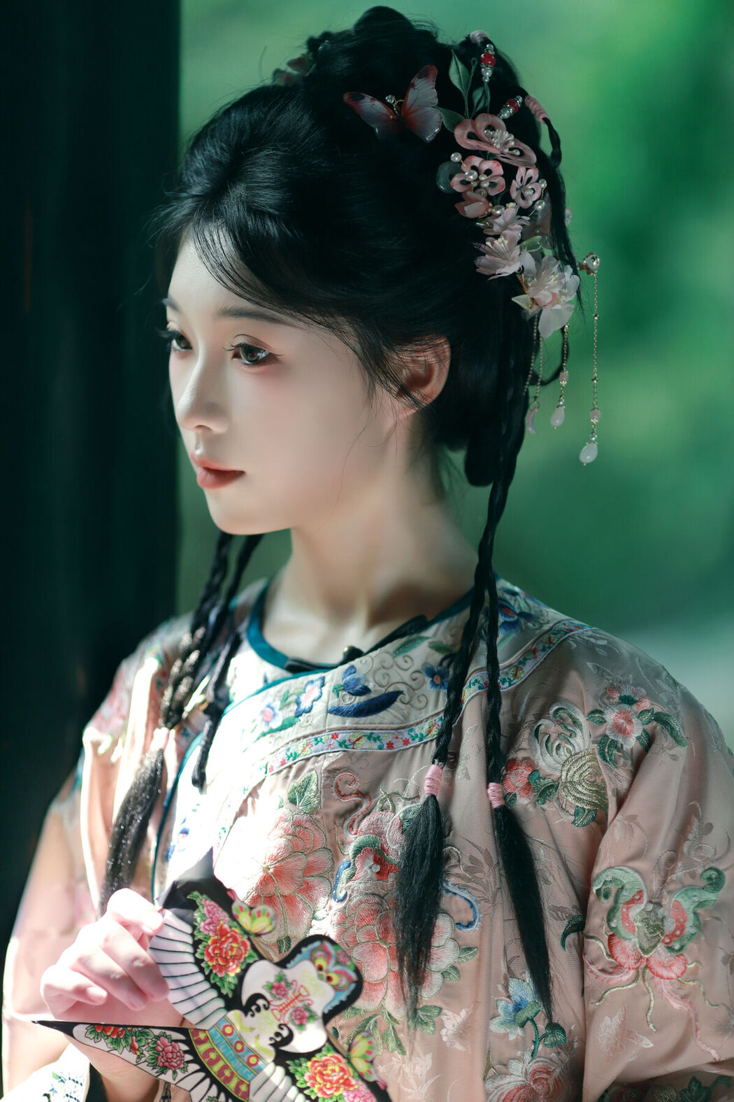 YiTuYu艺图语 Vol.8097 秋子梨 (22P)