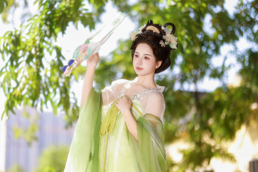 YiTuYu艺图语 Vol.8102 小杜同学 (27P)