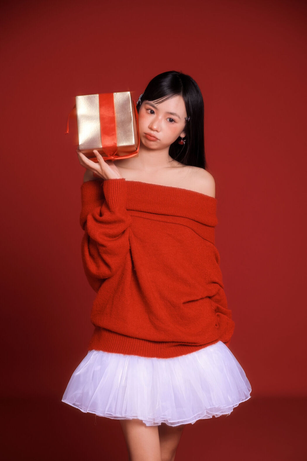 YiTuYu艺图语 Vol.8117 是三金呀 (29P)