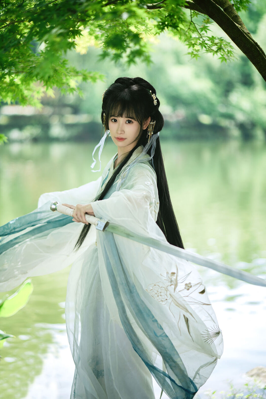 YiTuYu艺图语 Vol.8072 春娇 (23P)