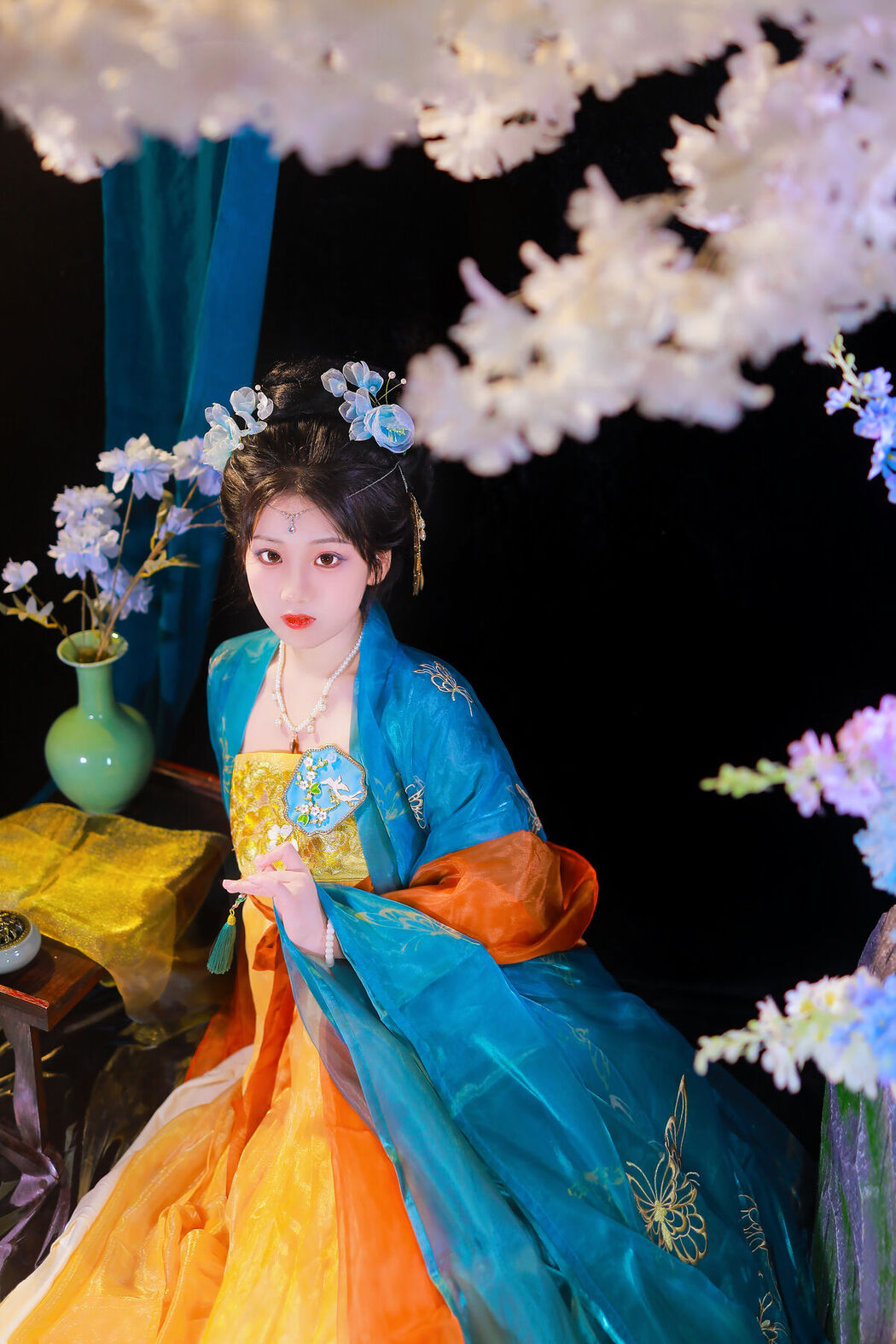 YiTuYu艺图语 Vol.8104 周周Ay (23P)
