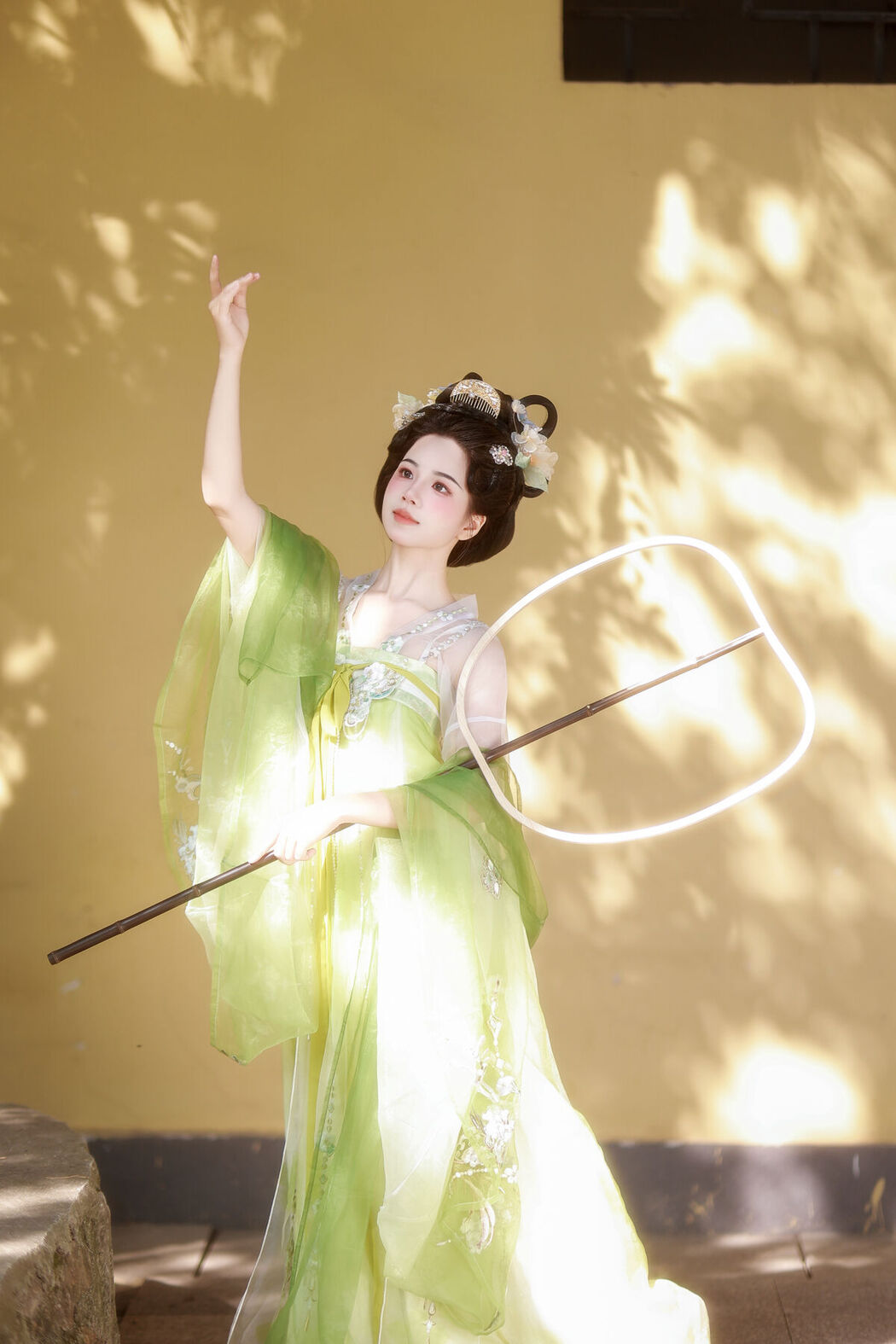 YiTuYu艺图语 Vol.8102 小杜同学 (27P)