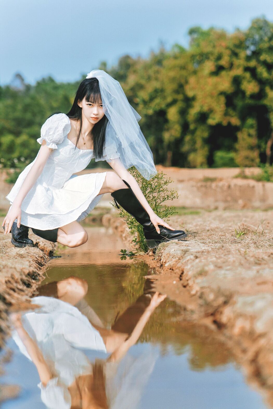YiTuYu艺图语 Vol.8075 大何 (27P)