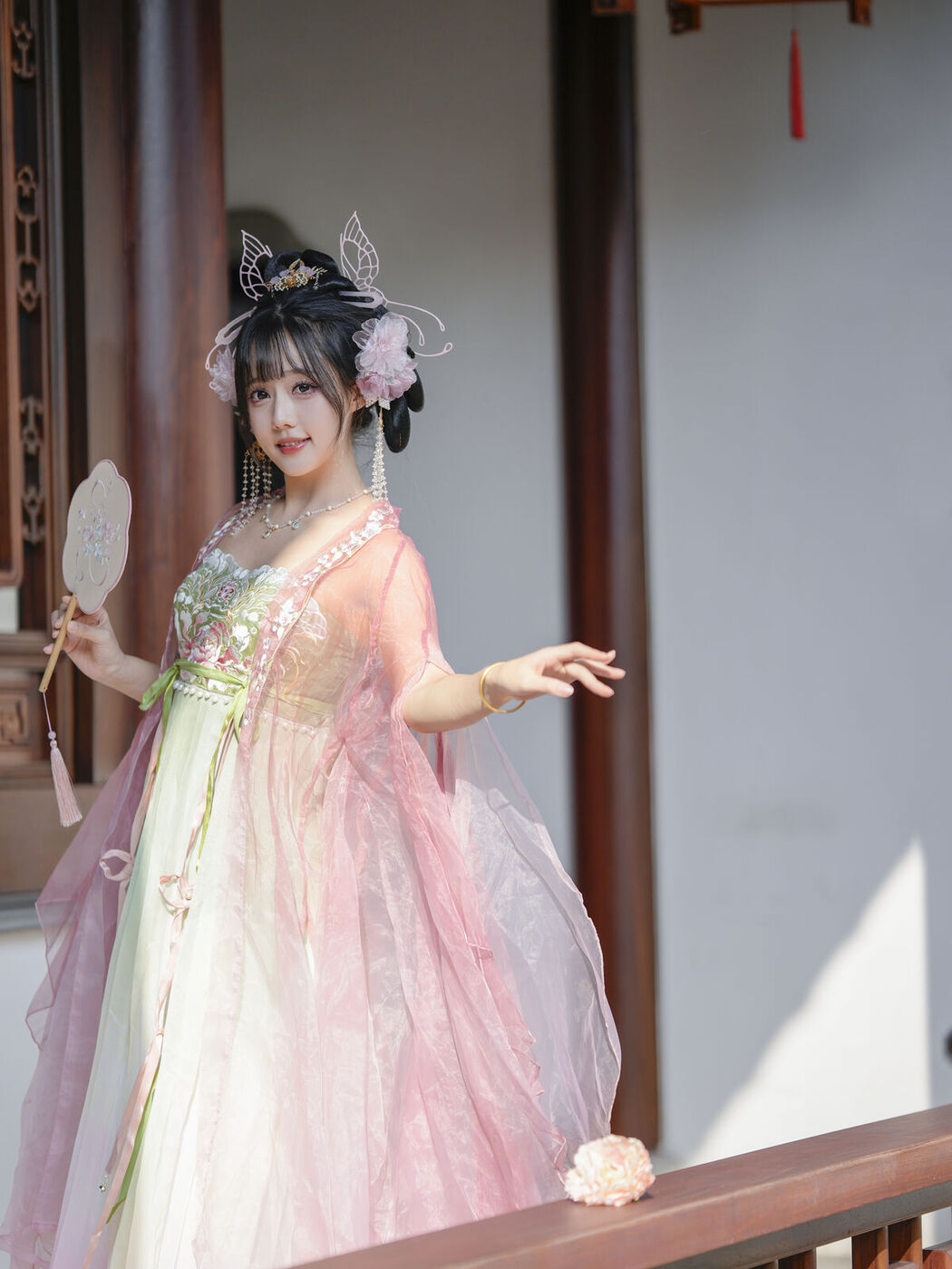 YiTuYu艺图语 Vol.8046 Qing Liu