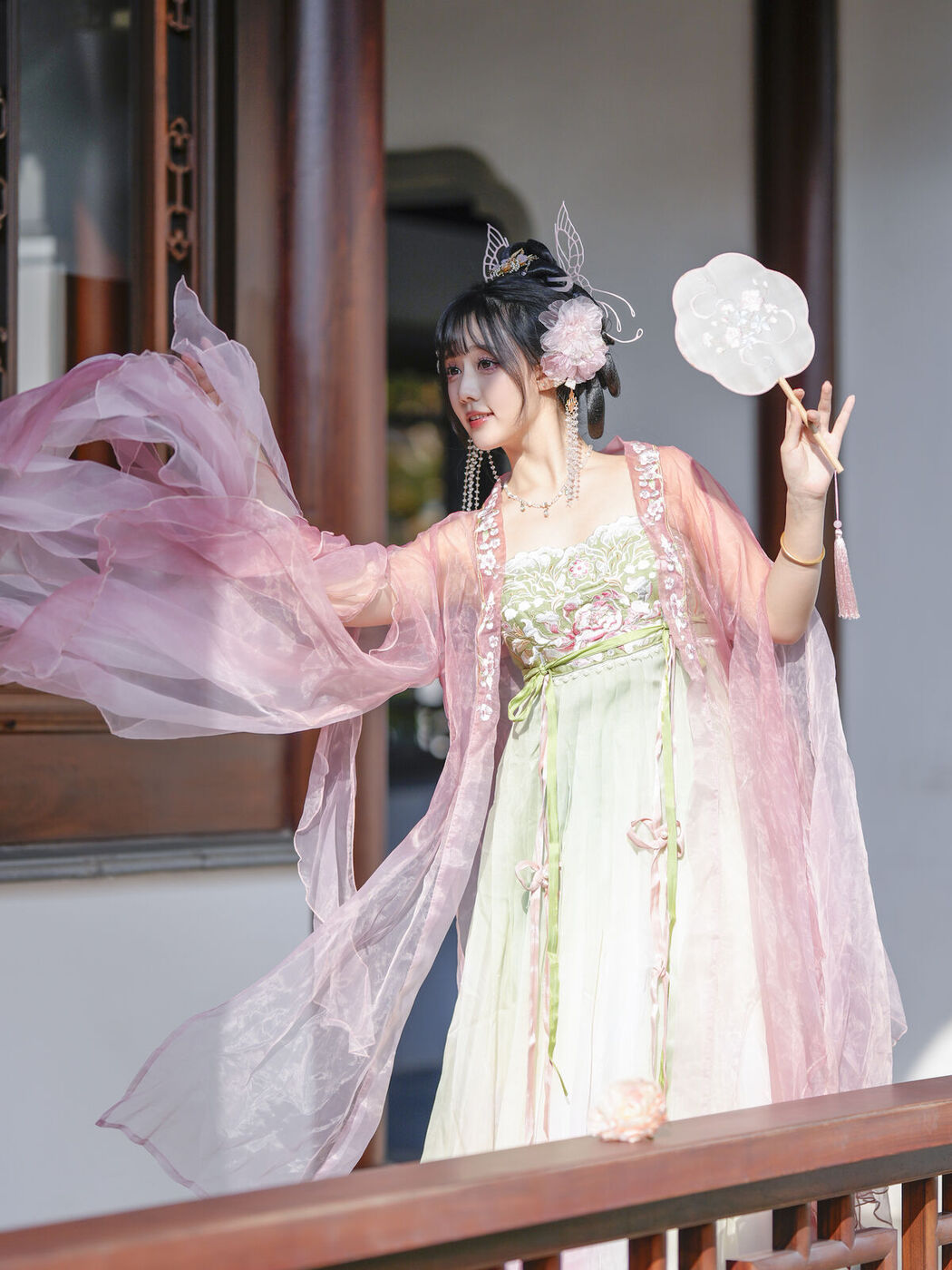 YiTuYu艺图语 Vol.8046 Qing Liu