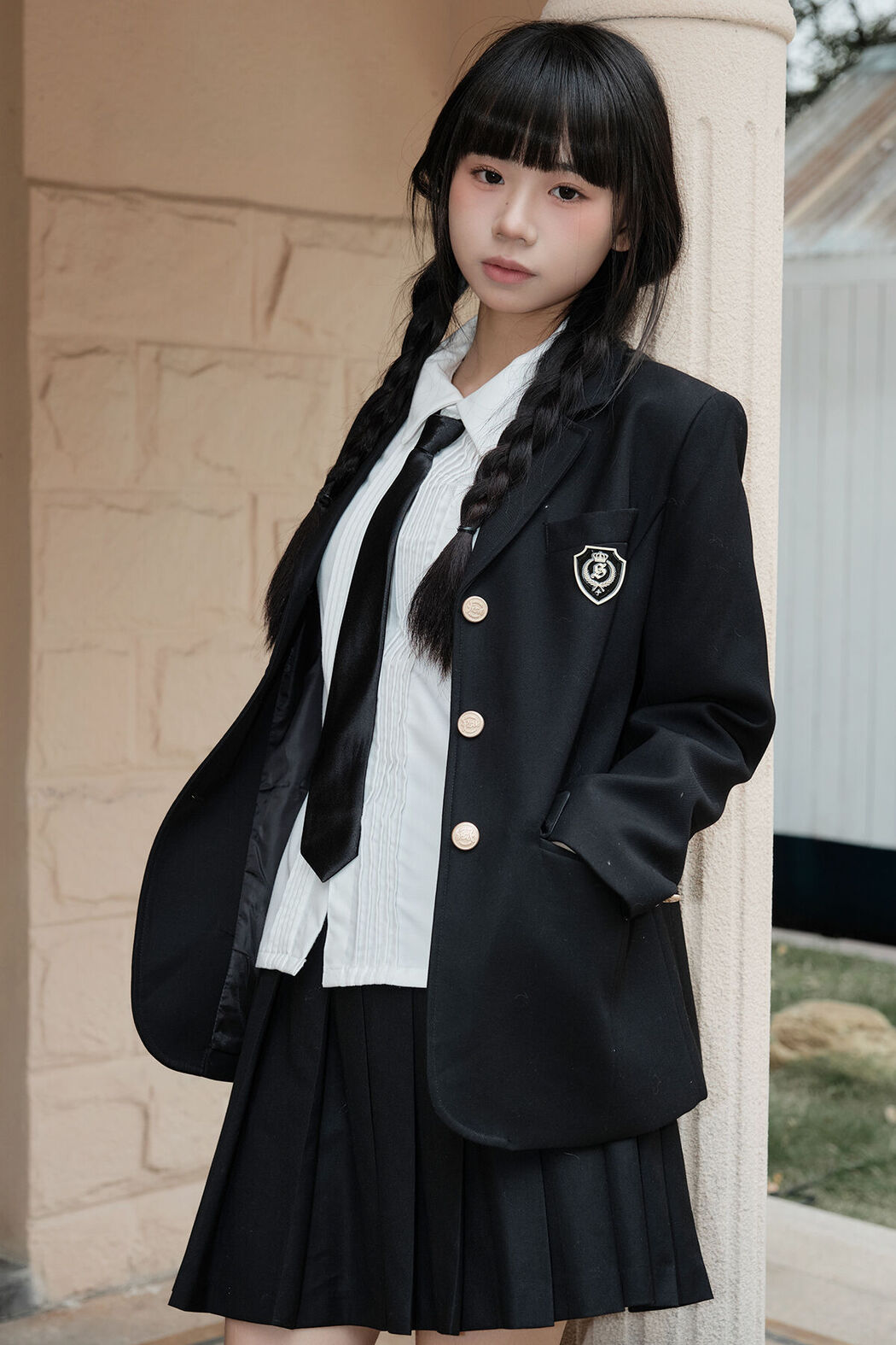 YiTuYu艺图语 Vol.8053 是三金呀 (30P) Cover Photo
