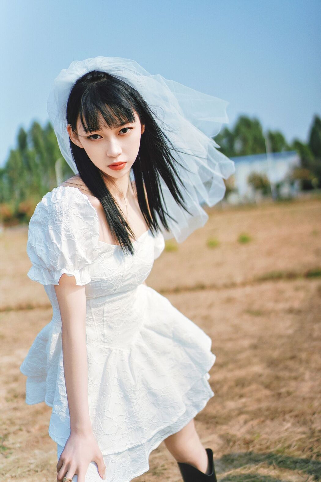 YiTuYu艺图语 Vol.8075 大何 (27P)