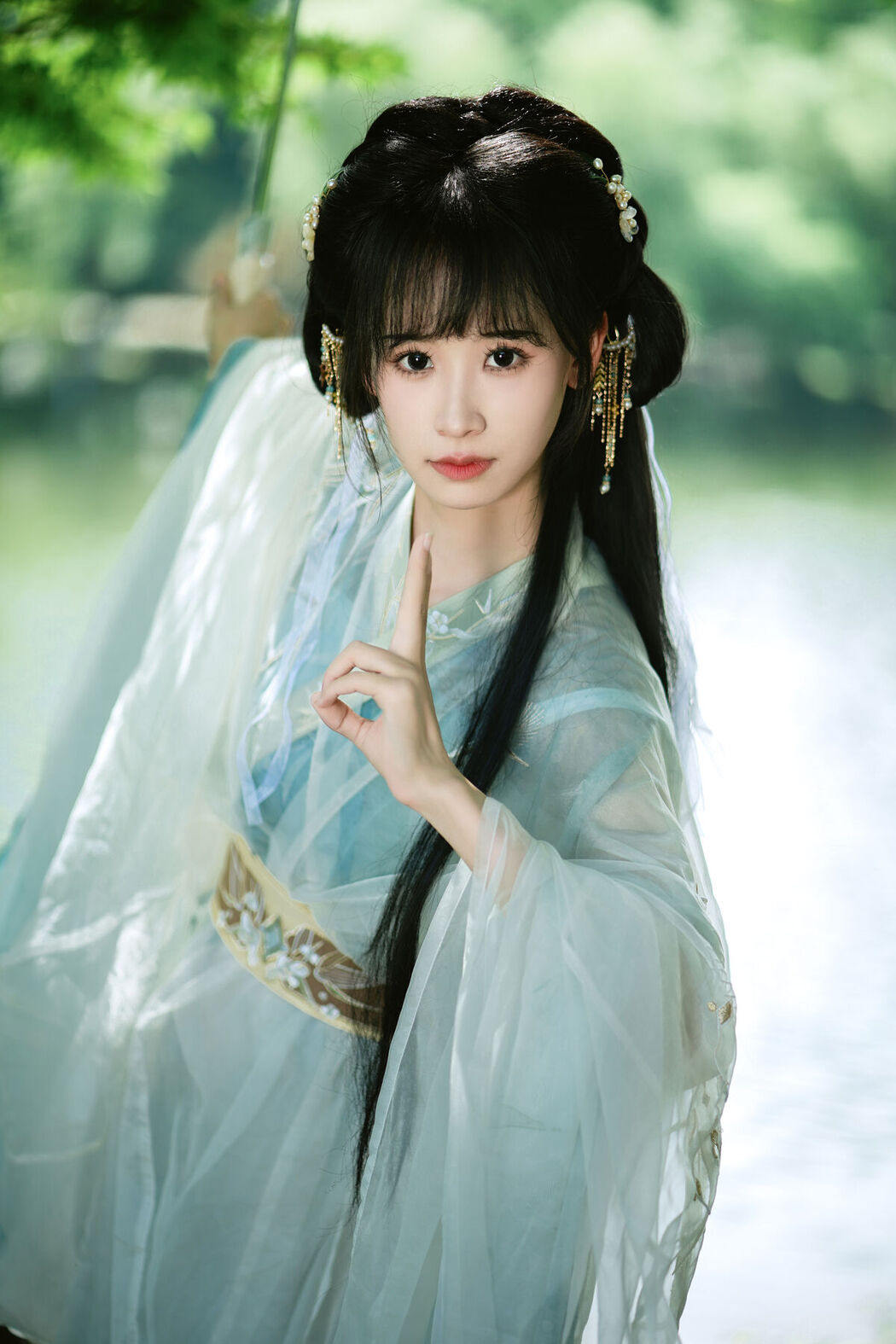 YiTuYu艺图语 Vol.8072 春娇 (23P)