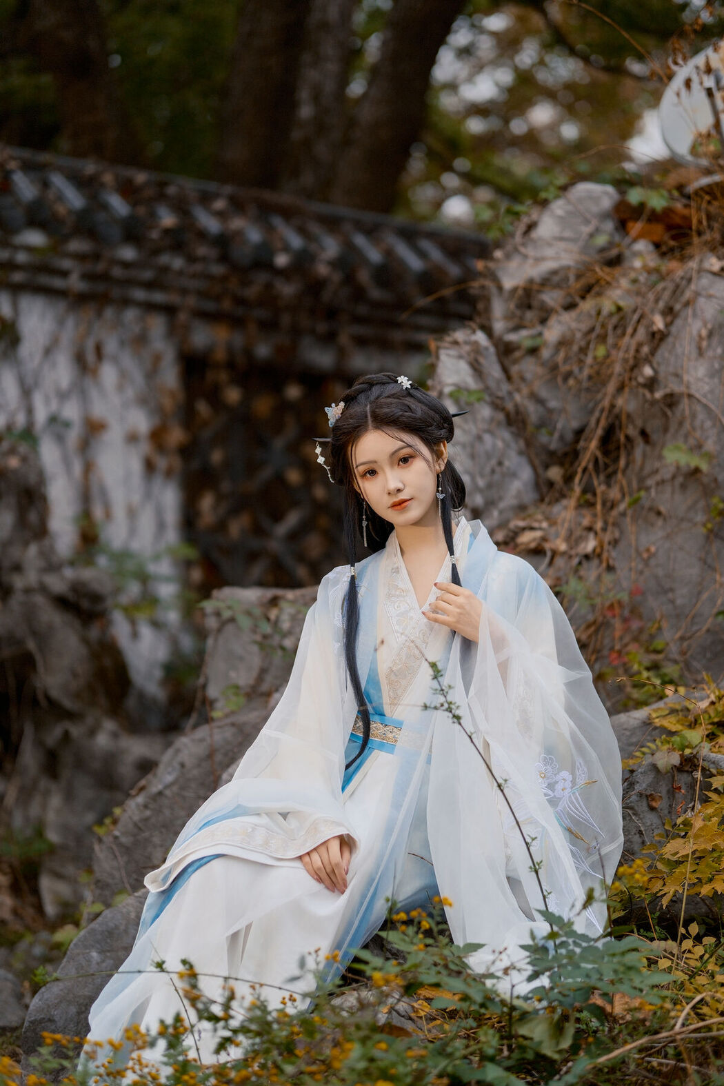 YiTuYu艺图语 Vol.8083 悦璃 (24P)