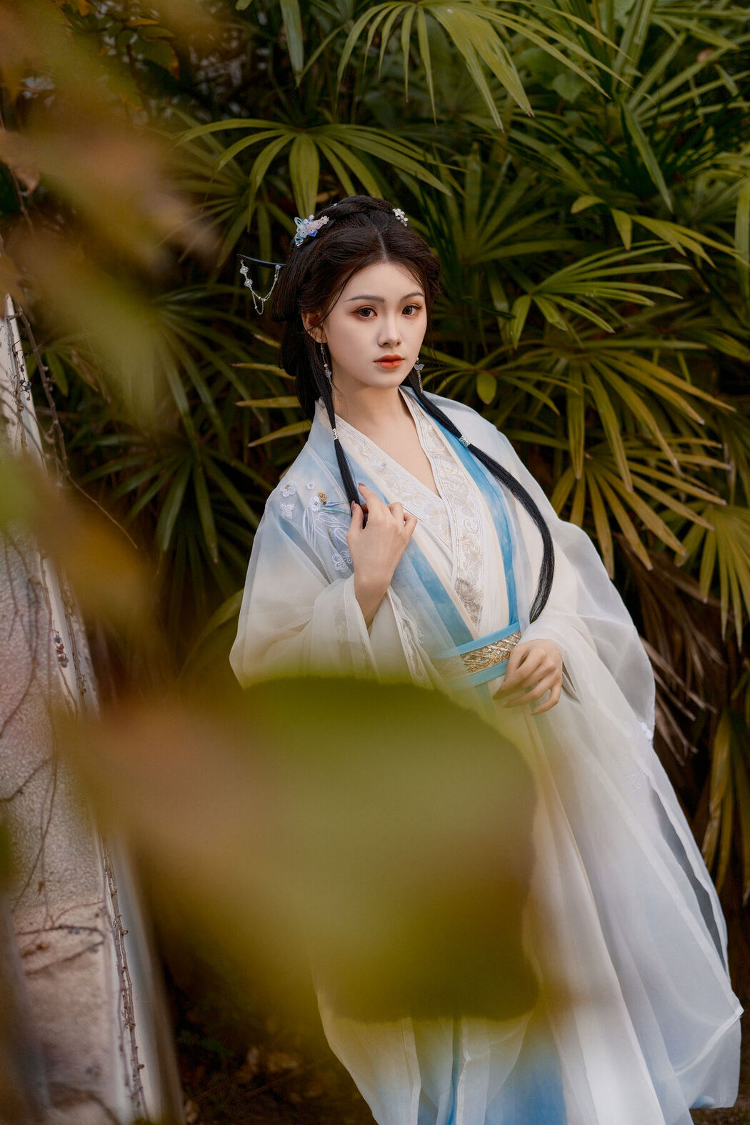 YiTuYu艺图语 Vol.8083 悦璃 (24P)