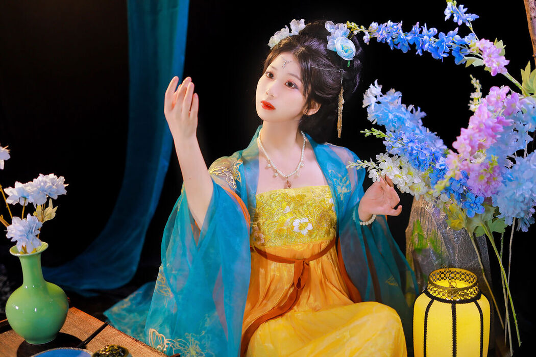 YiTuYu艺图语 Vol.8104 周周Ay (23P)
