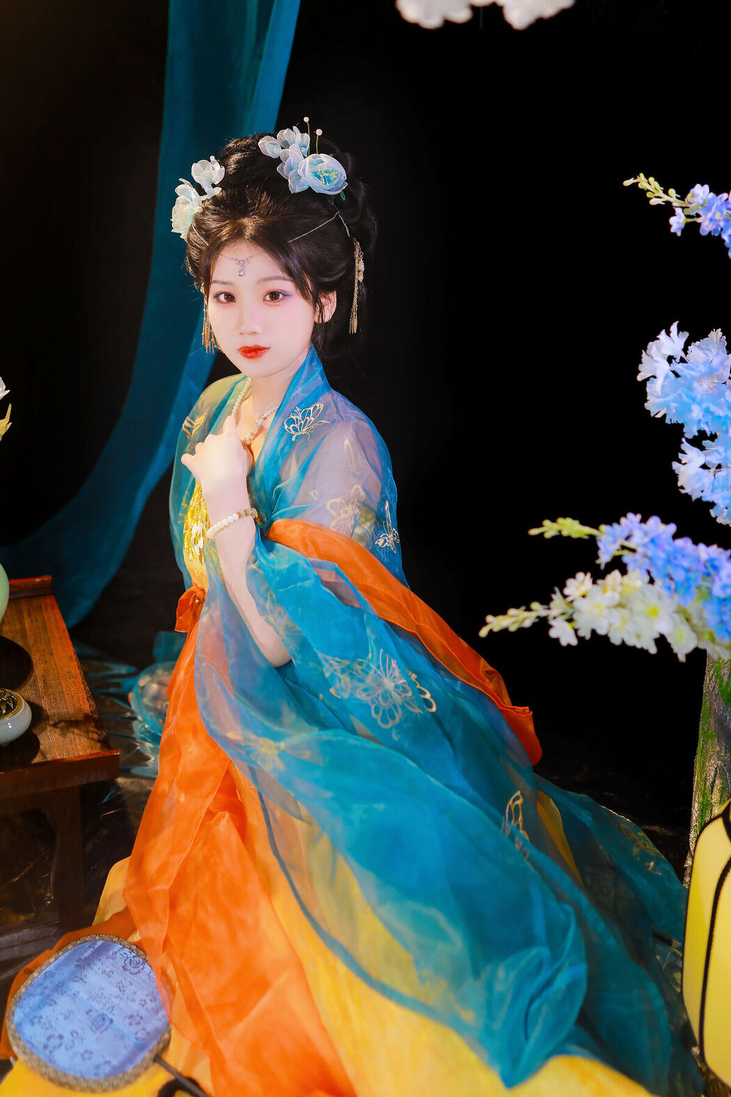 YiTuYu艺图语 Vol.8104 周周Ay (23P)