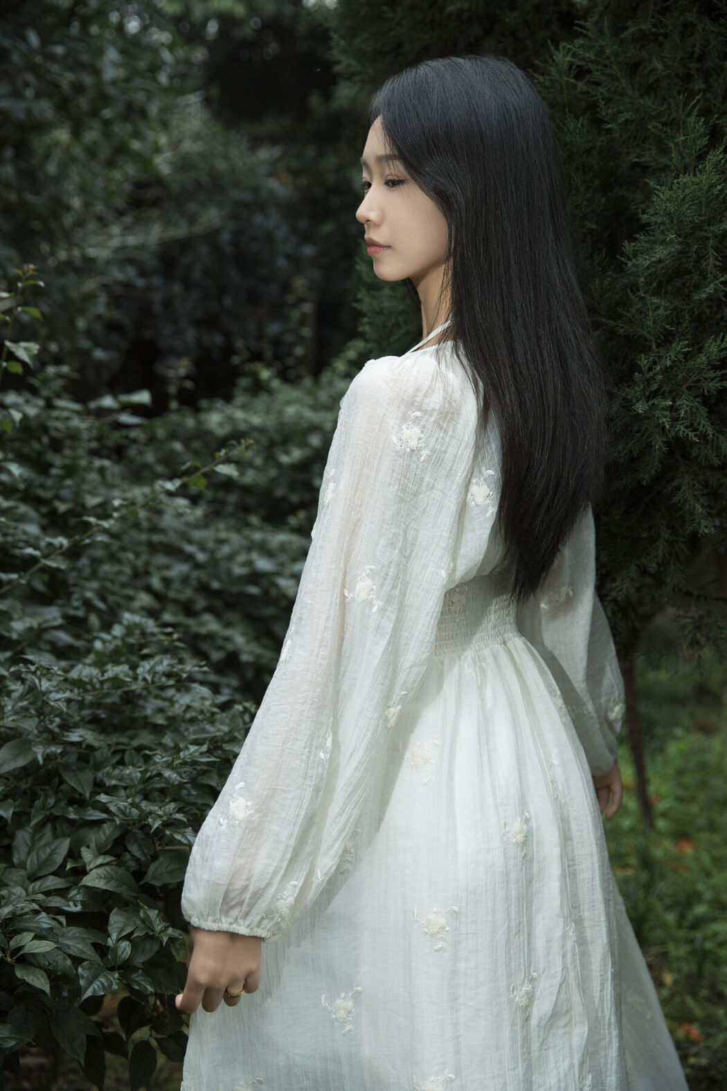 YiTuYu艺图语 Vol.8060 鑫鑫 (23P)
