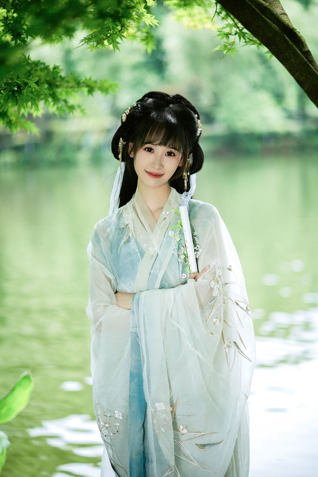 YiTuYu艺图语 Vol.8072 春娇 (23P)