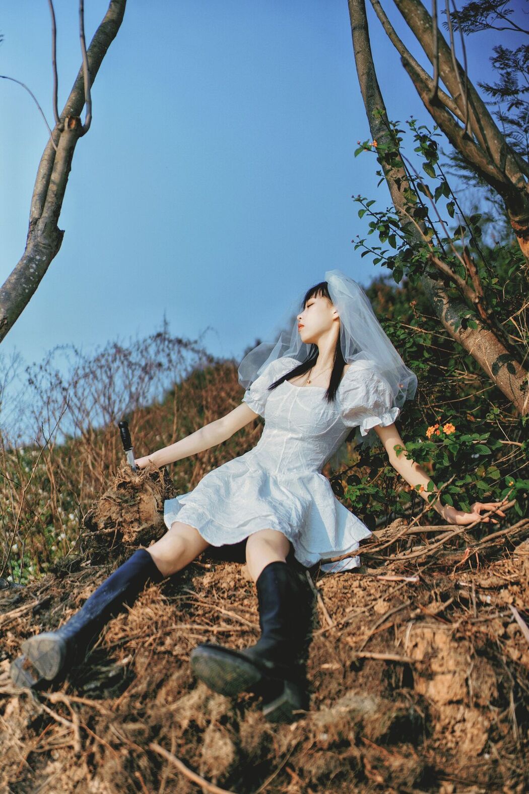 YiTuYu艺图语 Vol.8075 大何 (27P)