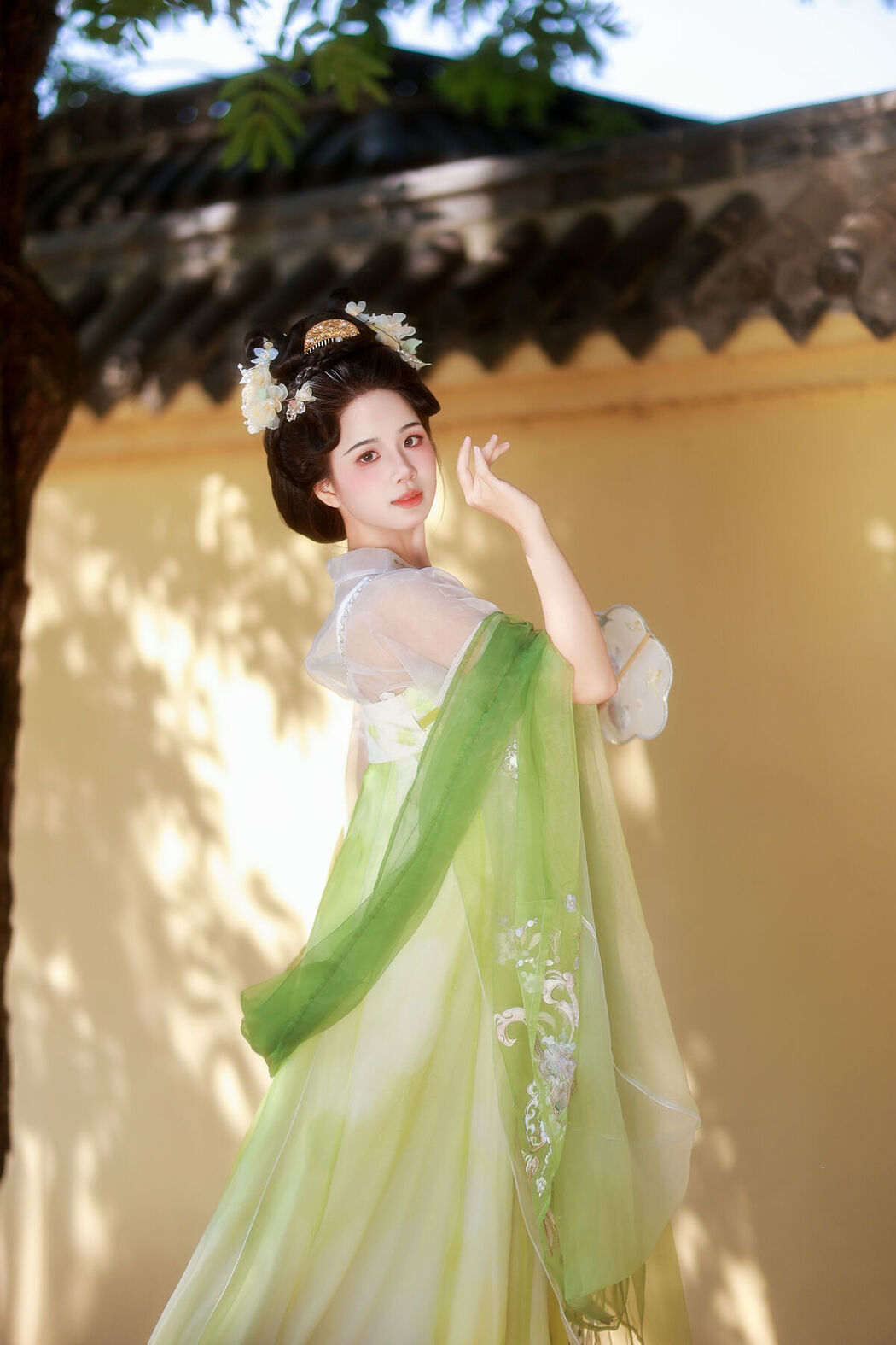 YiTuYu艺图语 Vol.8102 小杜同学 (27P)