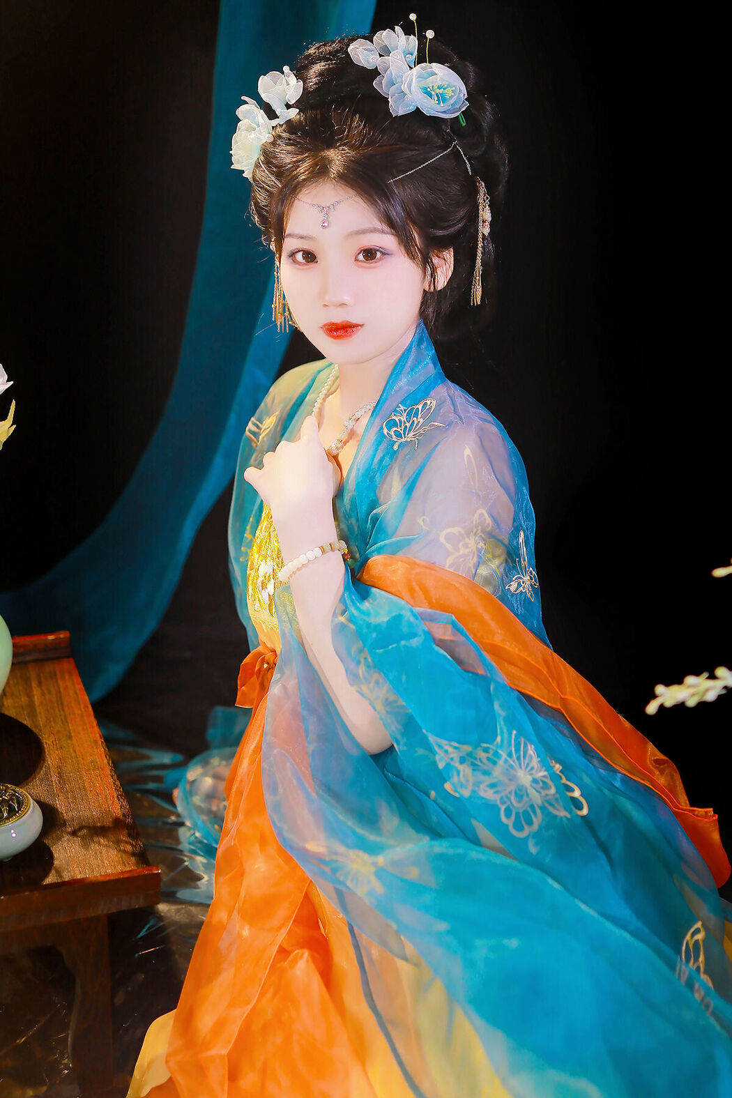 YiTuYu艺图语 Vol.8104 周周Ay (23P) Cover Photo