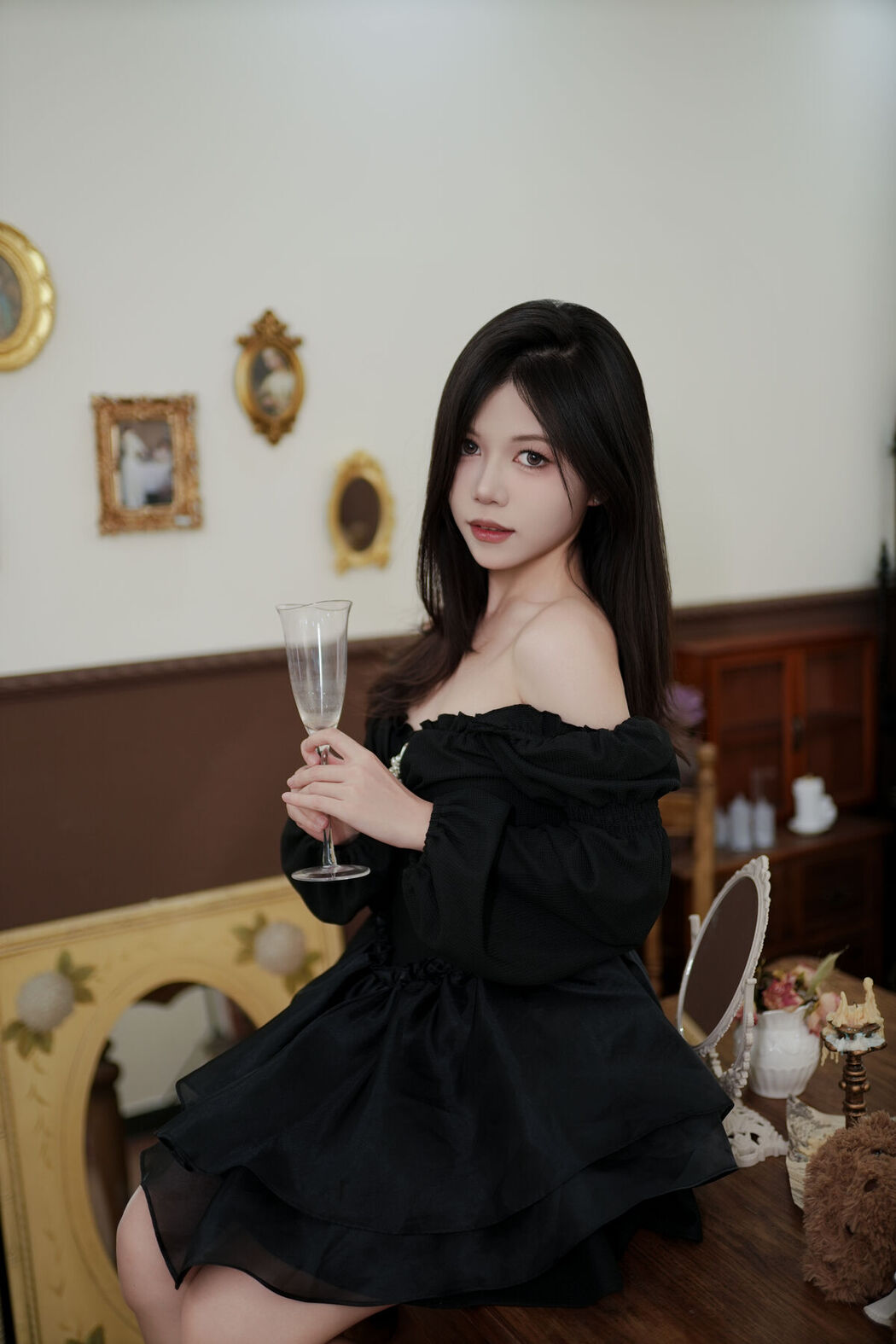 YiTuYu艺图语 Vol.8047 Xuan