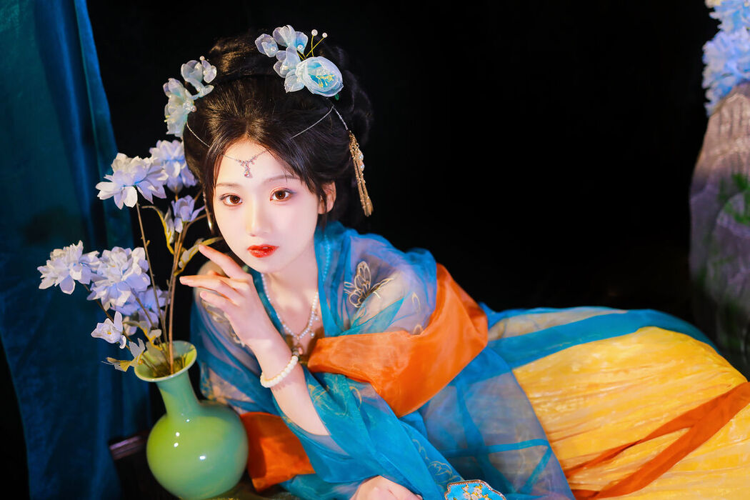 YiTuYu艺图语 Vol.8104 周周Ay (23P)