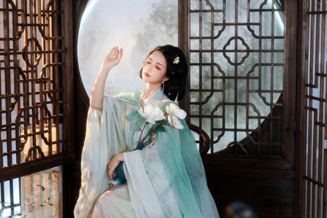 YiTuYu艺图语 Vol.8077 小杜同学 (30P)
