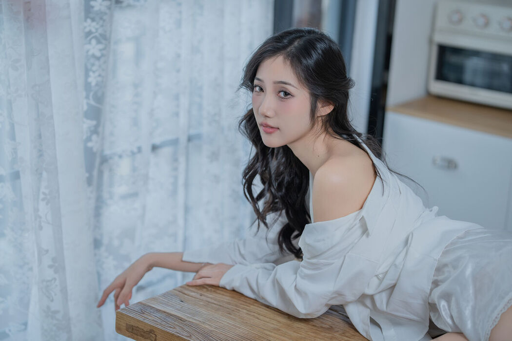 YiTuYu艺图语 Vol.8123 o1ne万 (23P)