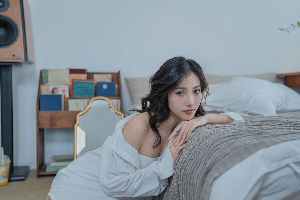 YiTuYu艺图语 Vol.8123 o1ne万 (23P)