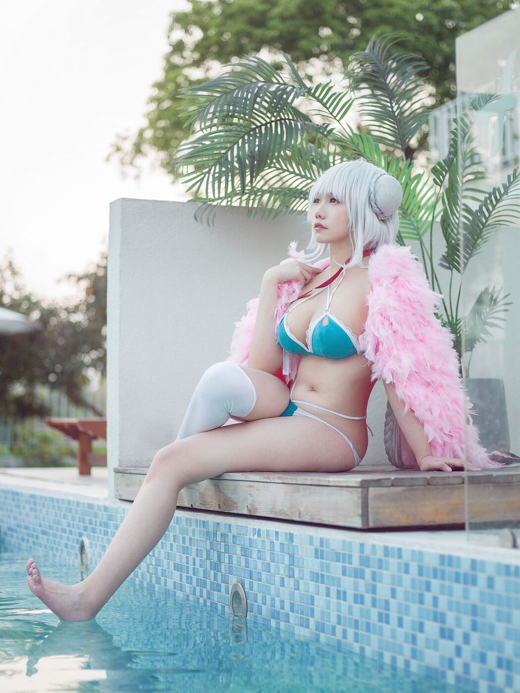 Coser@麻花麻花酱 – 可畏泳装 (16P)