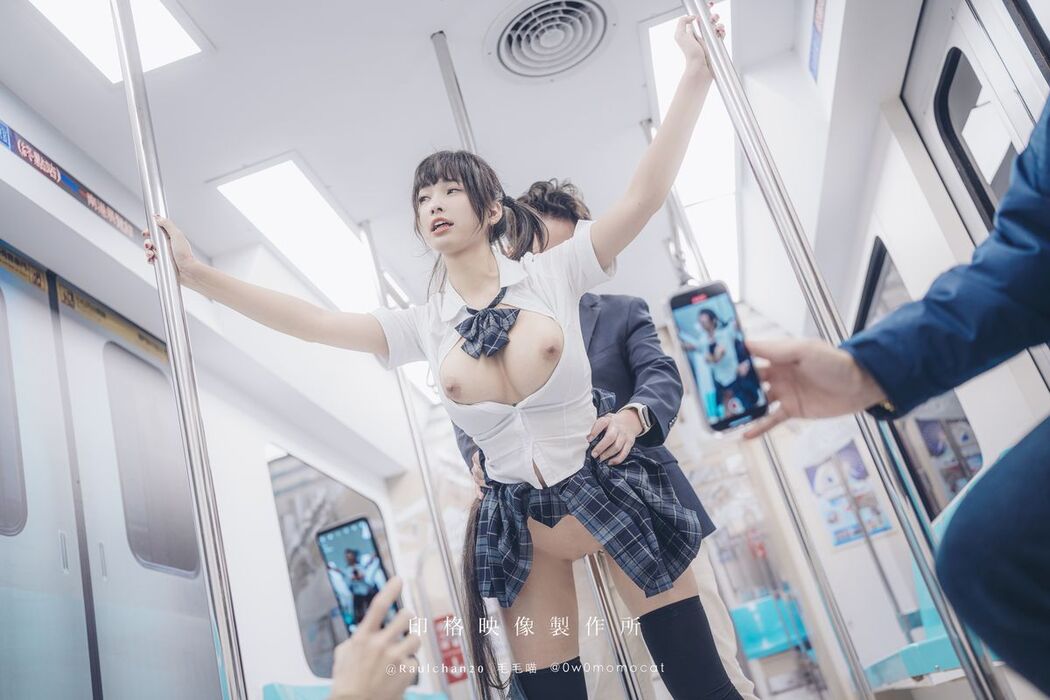 Coser@慕慕Momo – 電車通學少女完整版 (65P – 6V)
