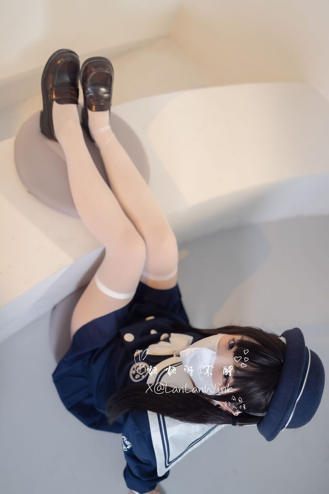 Coser@懒懒睡不醒 – 合法萝莉美少女捆绑白丝jk (41P – 2V)